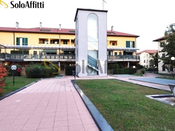 appartamento in affitto a Garbagnate Milanese in zona Bariana