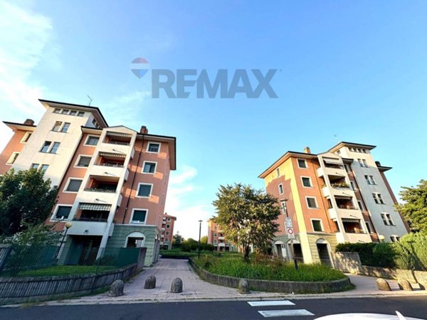 appartamento in affitto a Garbagnate Milanese in zona Bariana