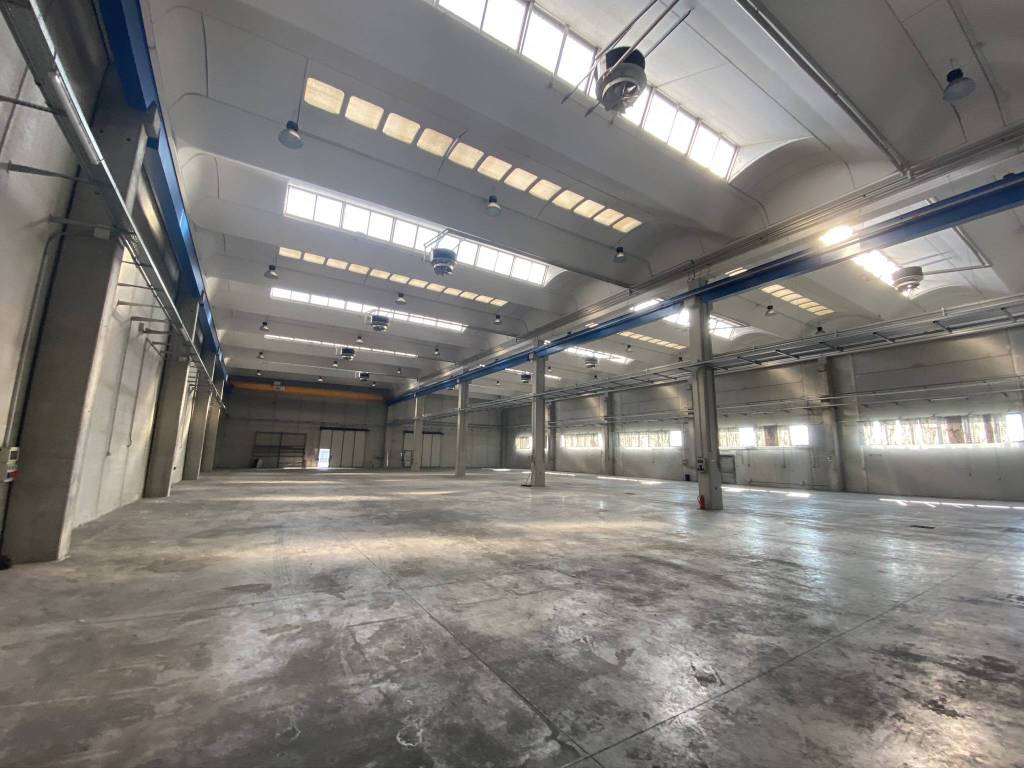 locale commerciale in affitto a Gessate