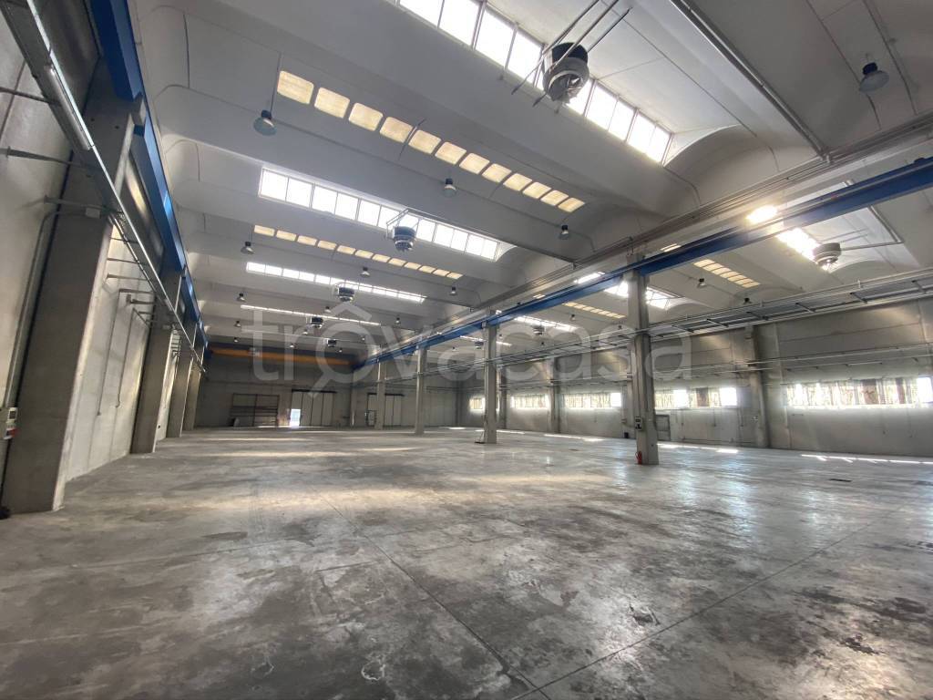 locale commerciale in affitto a Gessate