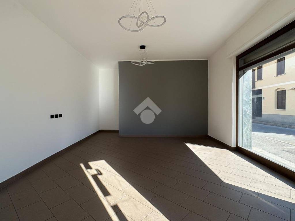 negozio in affitto a Gessate