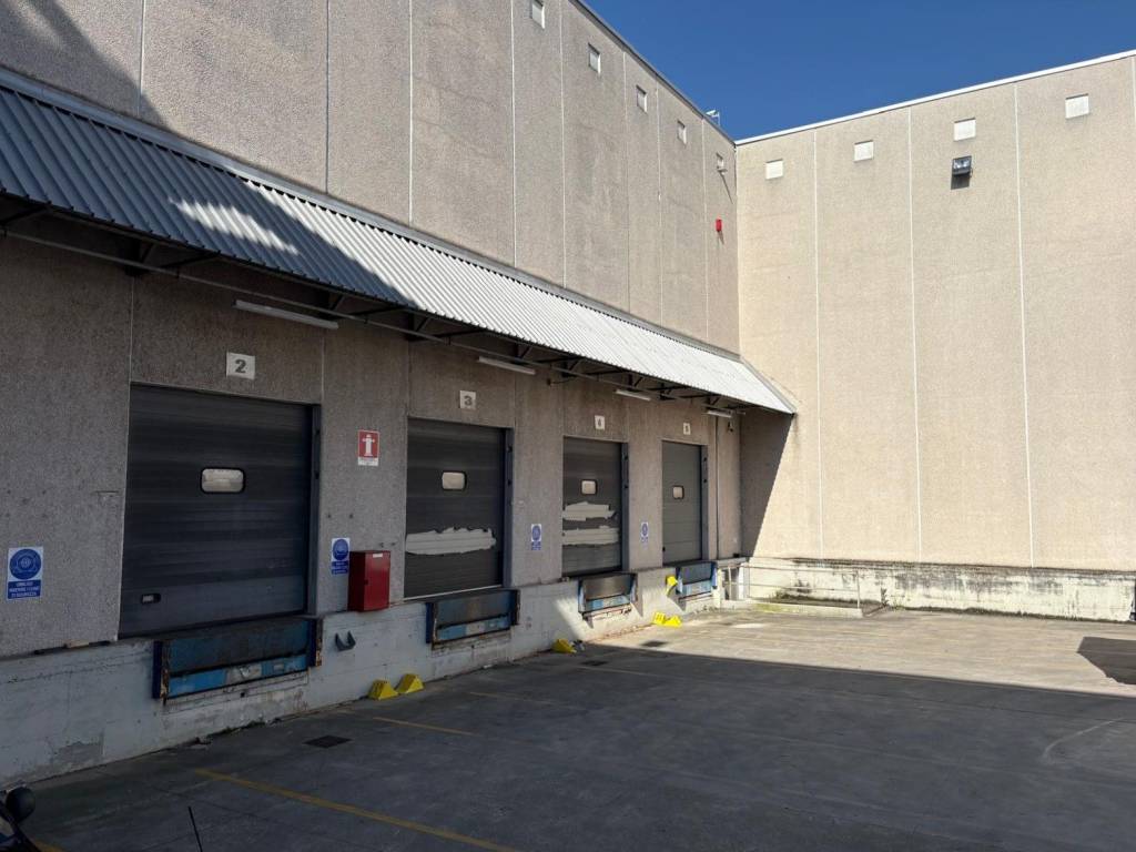 locale commerciale in affitto a Gorgonzola