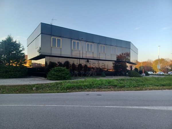 ufficio in affitto ad Inveruno