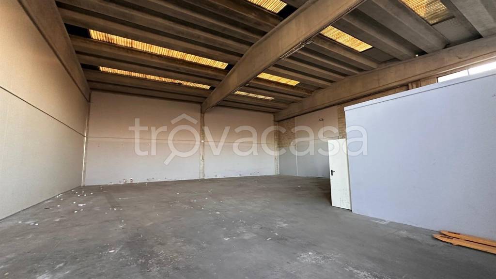 ufficio in affitto ad Inveruno