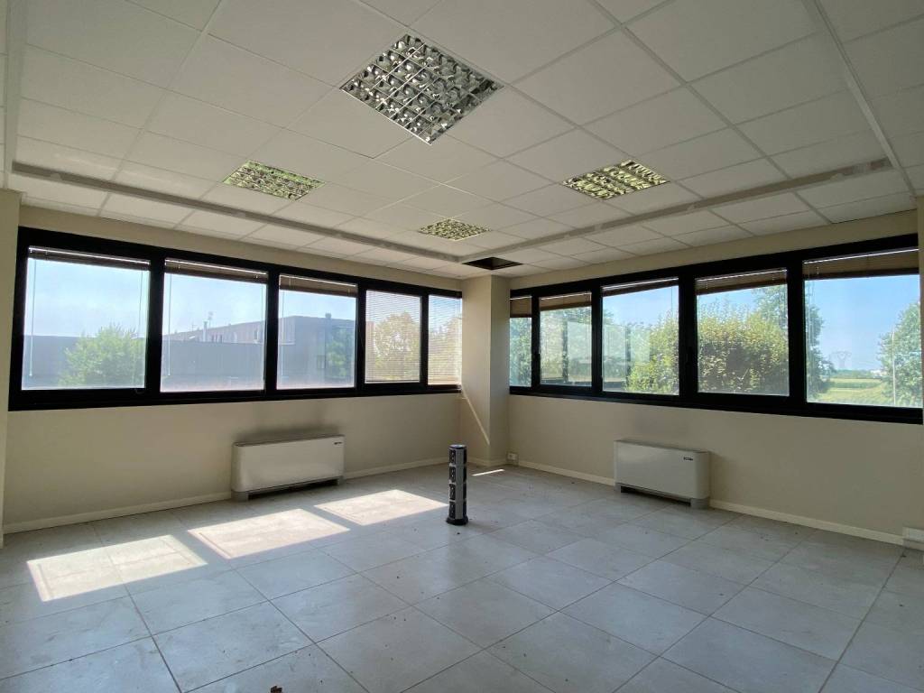 ufficio in affitto ad Inzago