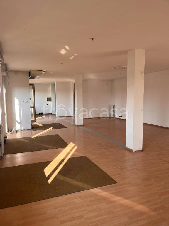 ufficio in affitto ad Inzago