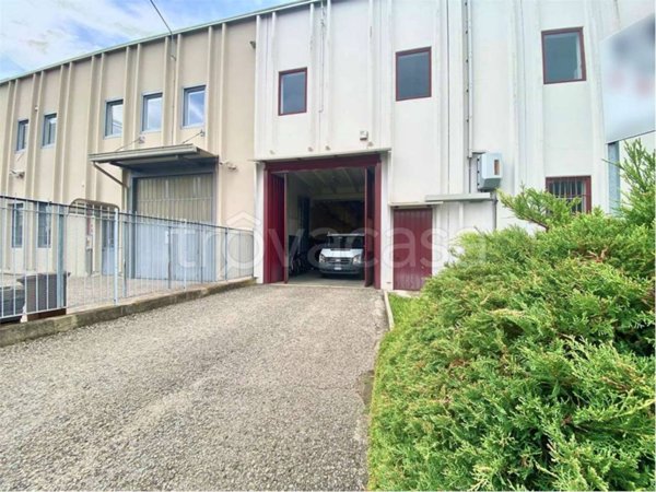 locale commerciale in affitto ad Inzago