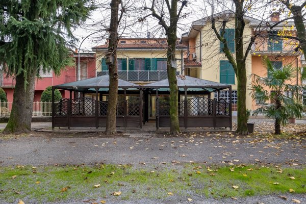 locale commerciale in affitto ad Inzago