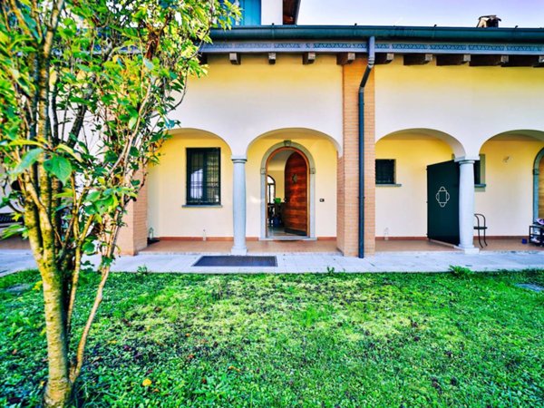 casa indipendente in affitto ad Inzago