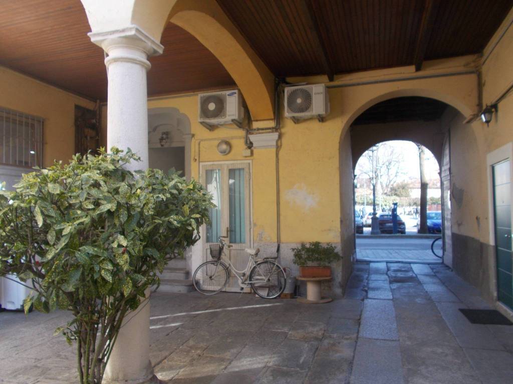 negozio in affitto ad Inzago