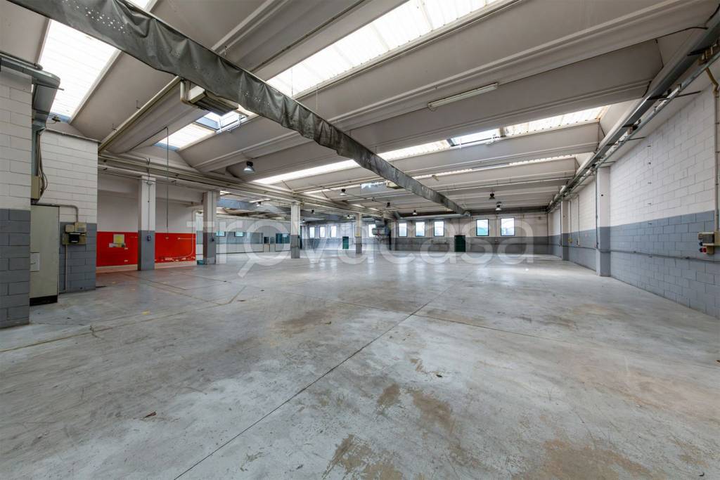 locale commerciale in affitto ad Inzago