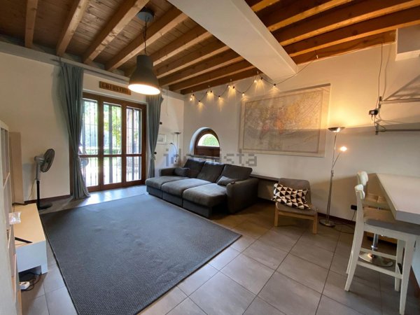 casa indipendente in affitto a Lacchiarella