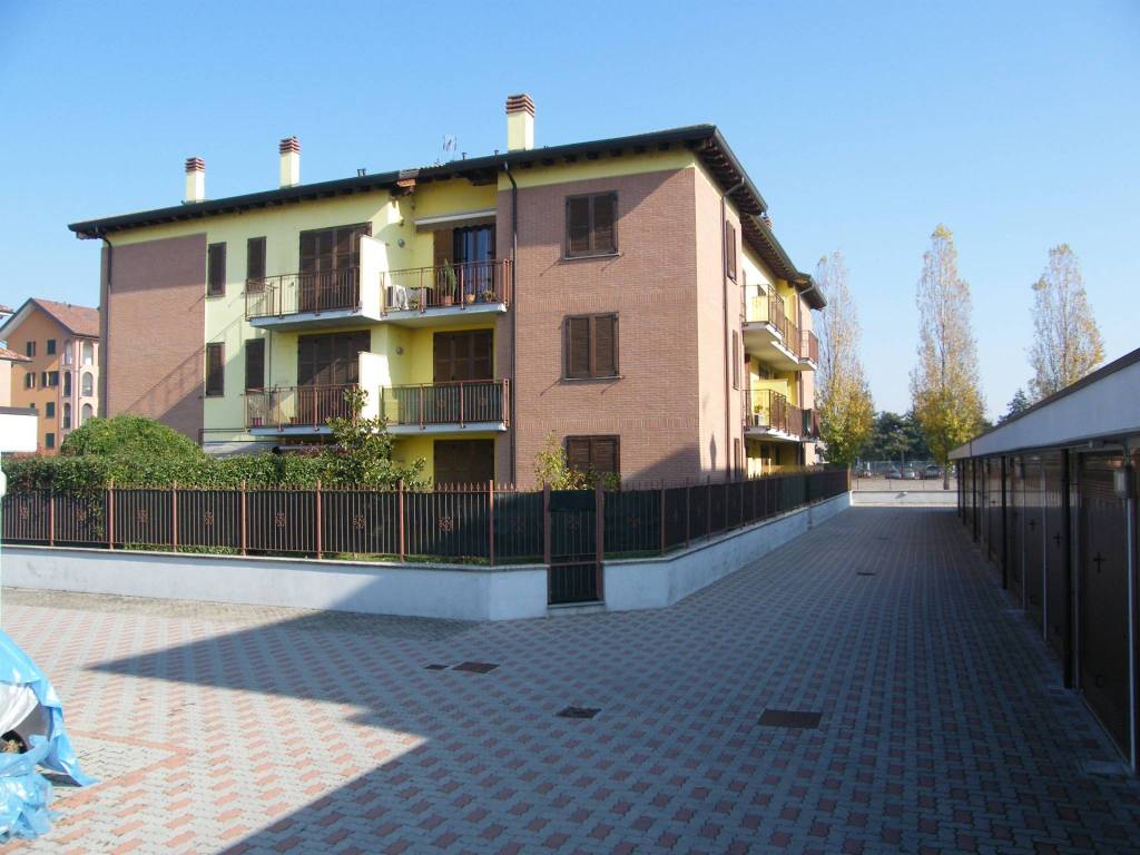 appartamento in affitto a Lacchiarella in zona Mettone