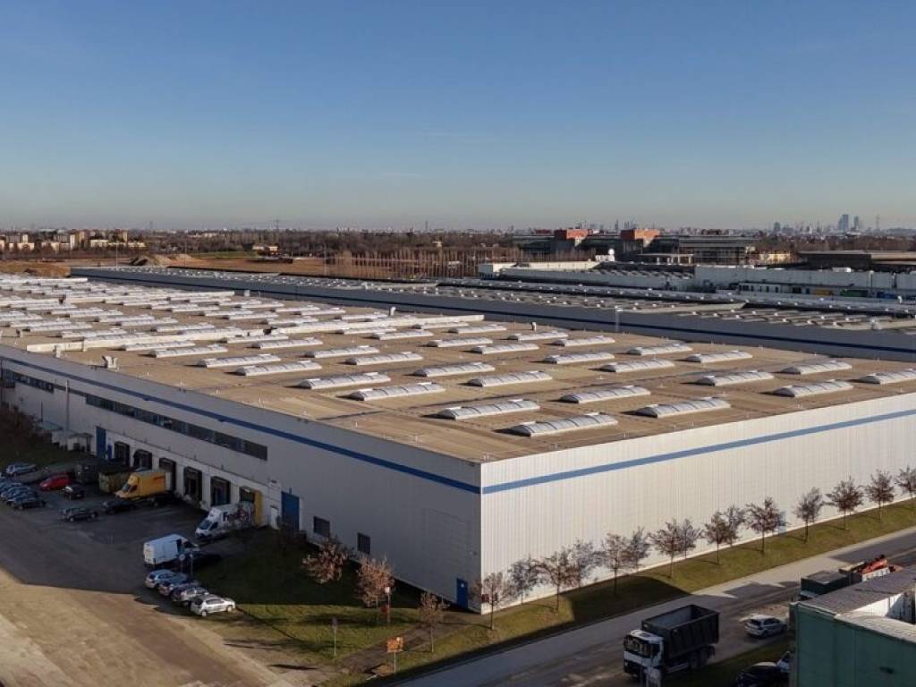 locale commerciale in affitto a Lainate