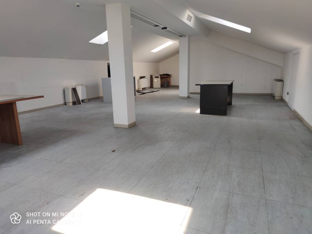 ufficio in affitto a Lainate