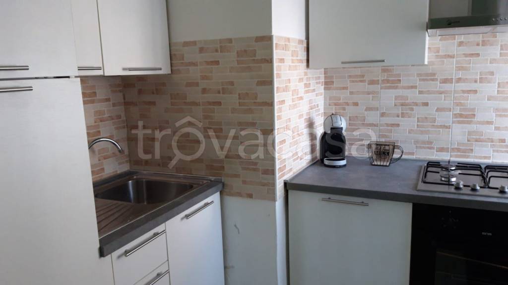 appartamento in affitto a Lainate in zona Barbaiana