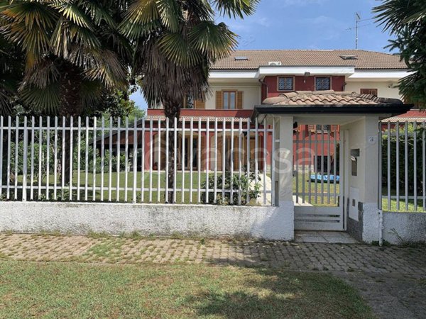 casa indipendente in affitto a Lainate