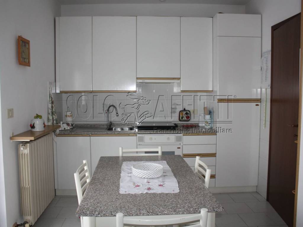 appartamento in affitto a Lainate in zona Barbaiana