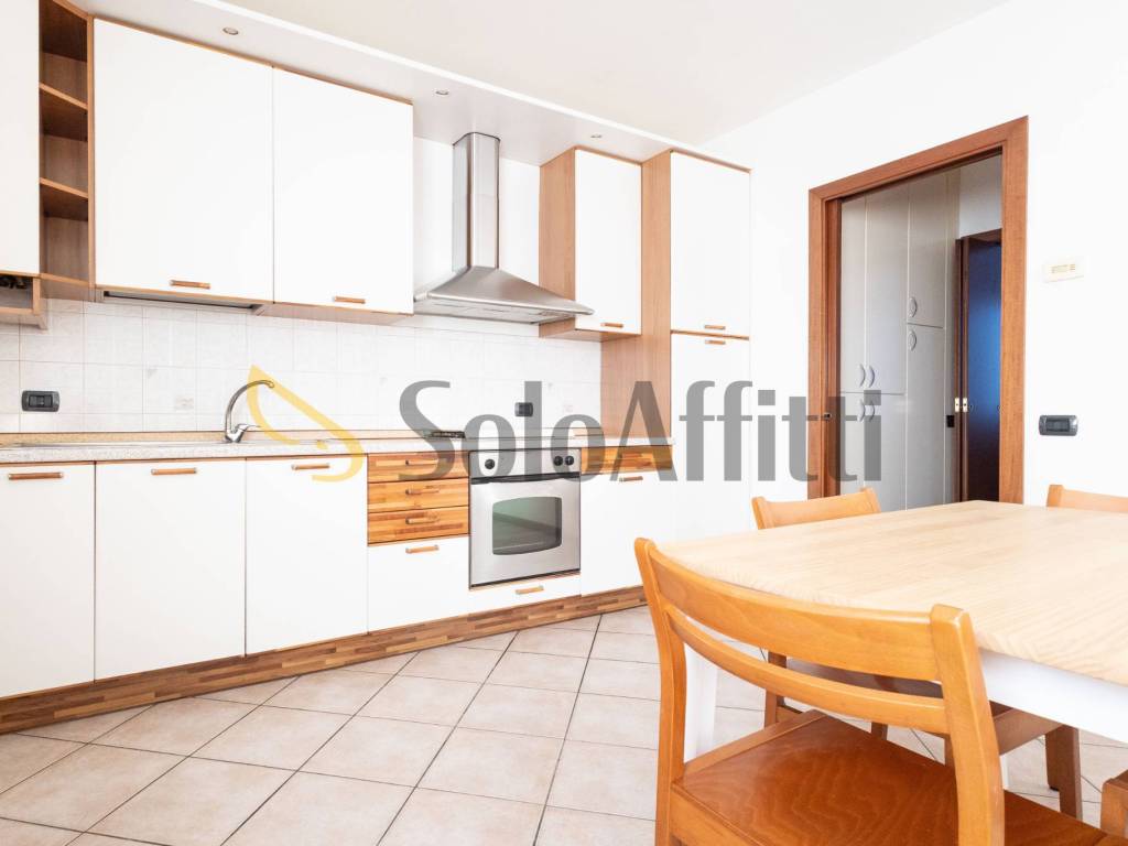 appartamento in affitto a Lainate in zona Barbaiana