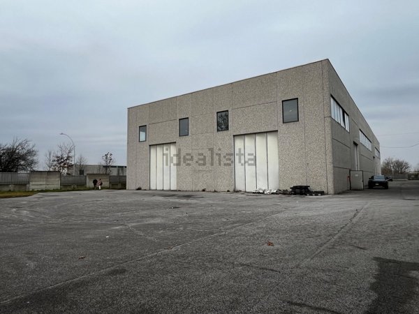 locale di sgombero in affitto a Lainate