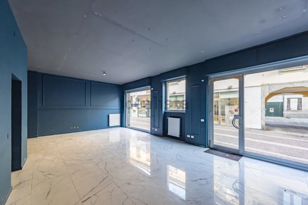 negozio in affitto a Lainate