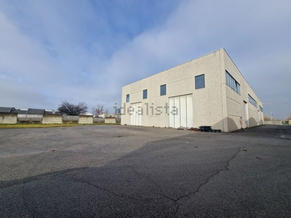 capannone in affitto a Lainate