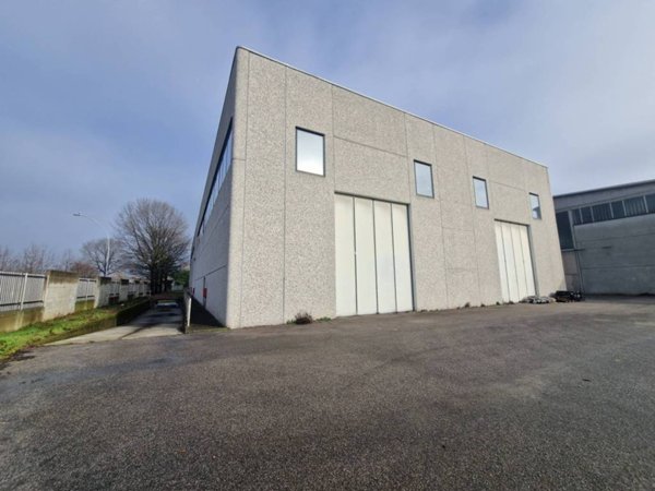 capannone in affitto a Lainate