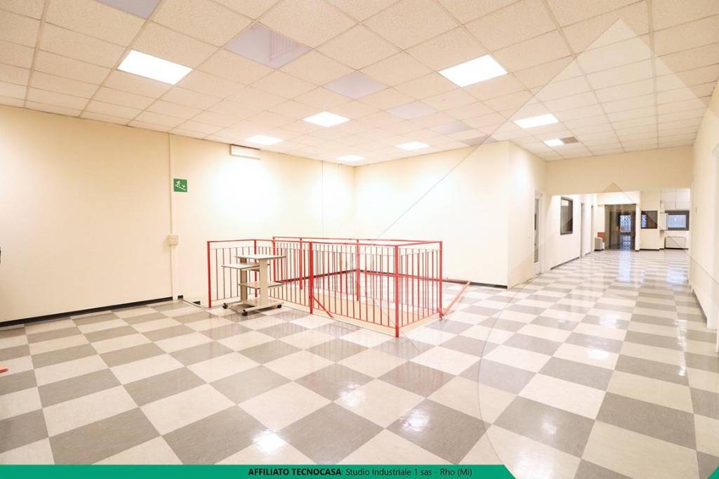 locale commerciale in affitto a Lainate