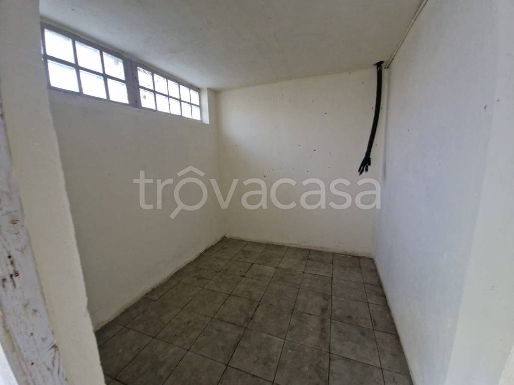 locale di sgombero in affitto a Lainate in zona Barbaiana