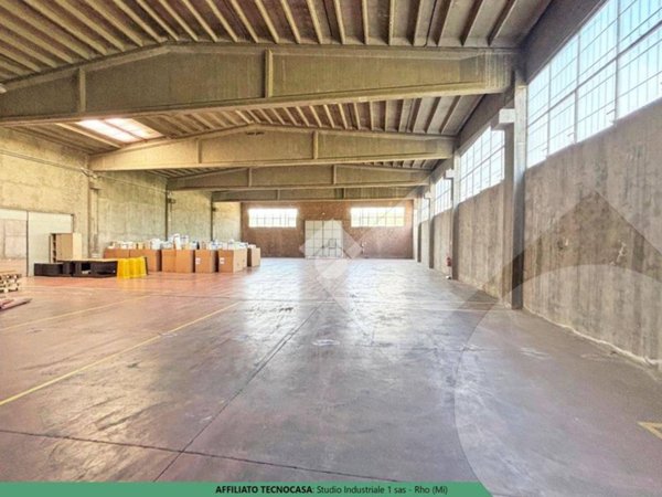 locale commerciale in affitto a Lainate