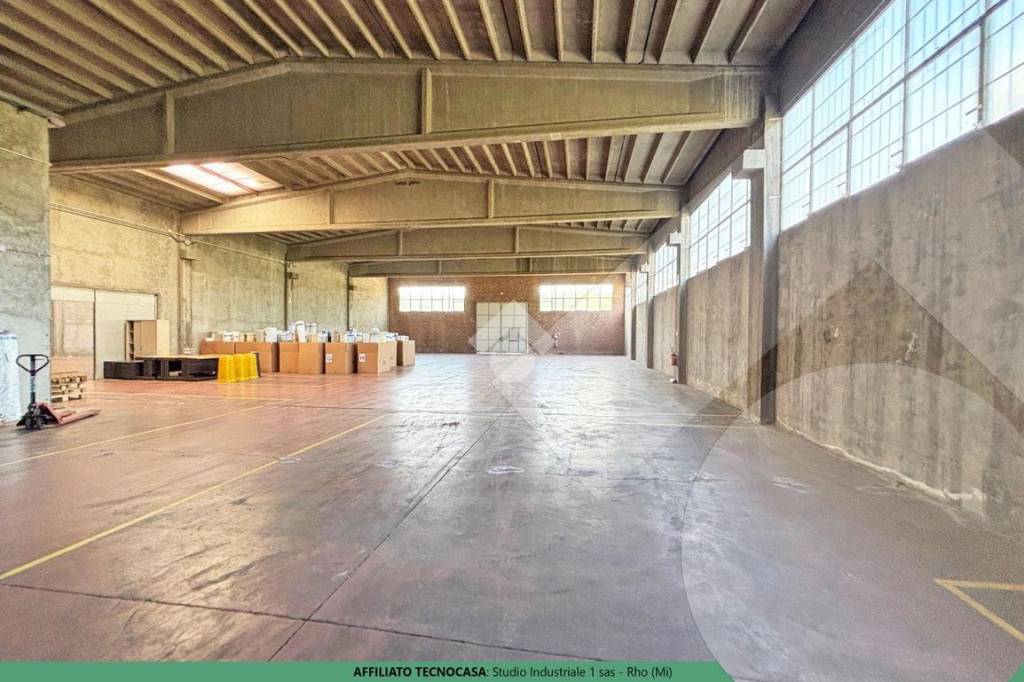 locale commerciale in affitto a Lainate