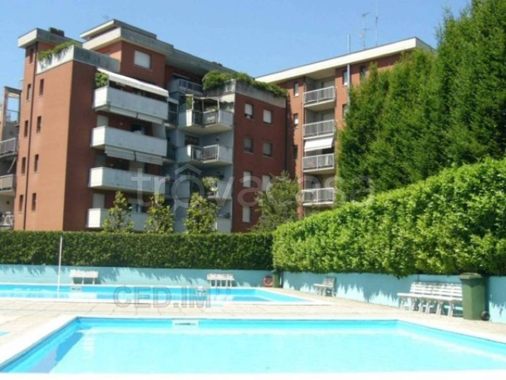appartamento in affitto a Lainate in zona Barbaiana