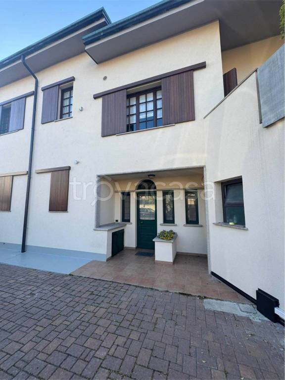 appartamento in affitto a Lainate in zona Barbaiana