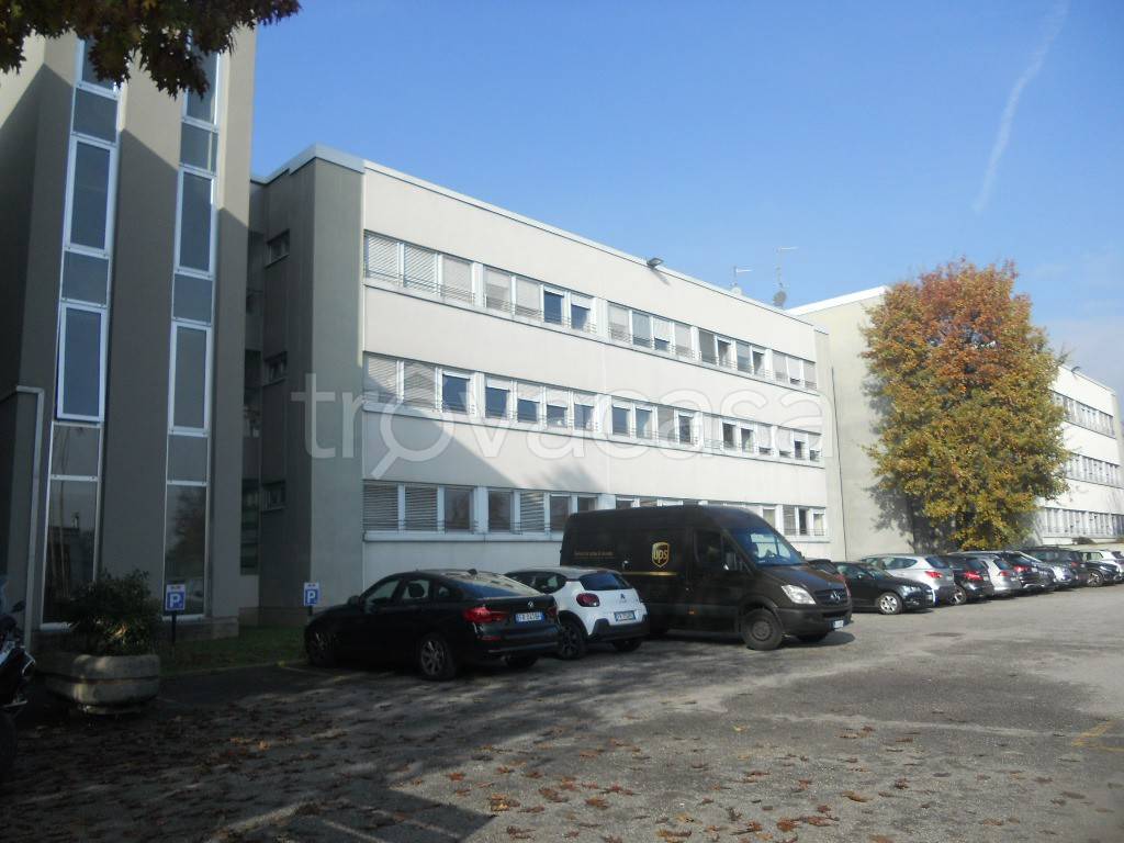 ufficio in affitto a Lainate