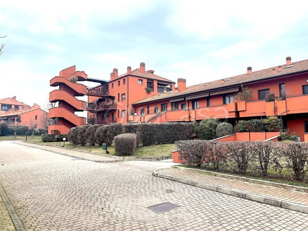 appartamento in affitto a Lainate in zona Barbaiana