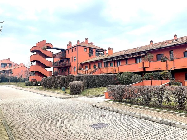 appartamento in affitto a Lainate in zona Barbaiana