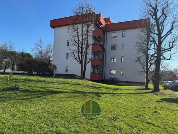 appartamento in affitto a Lainate in zona Barbaiana