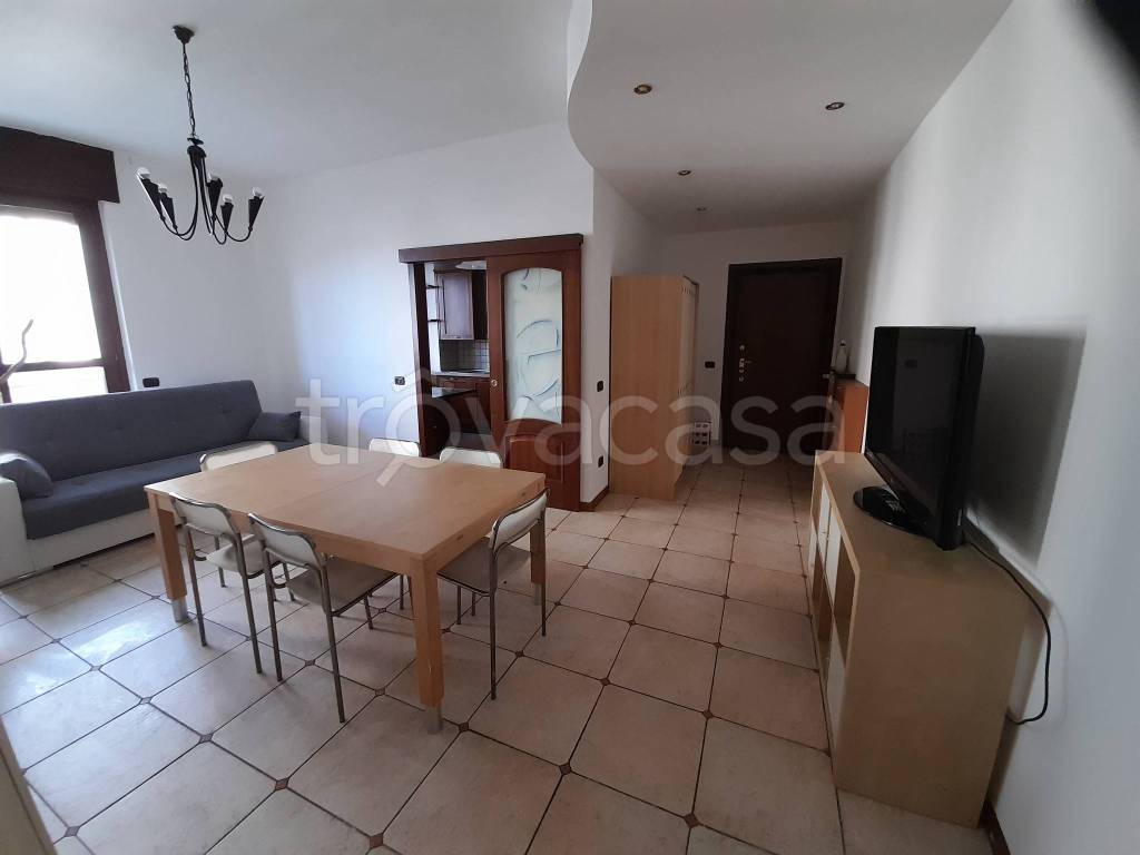 appartamento in affitto a Lainate in zona Pagliera