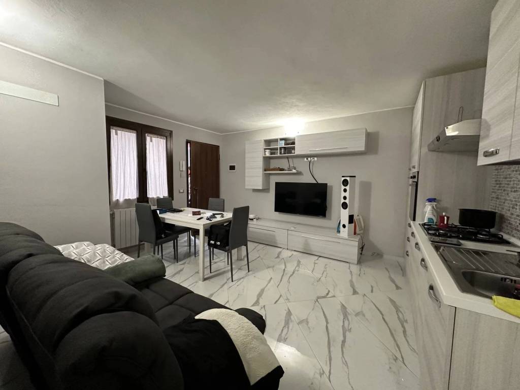 appartamento in affitto a Lainate in zona Barbaiana