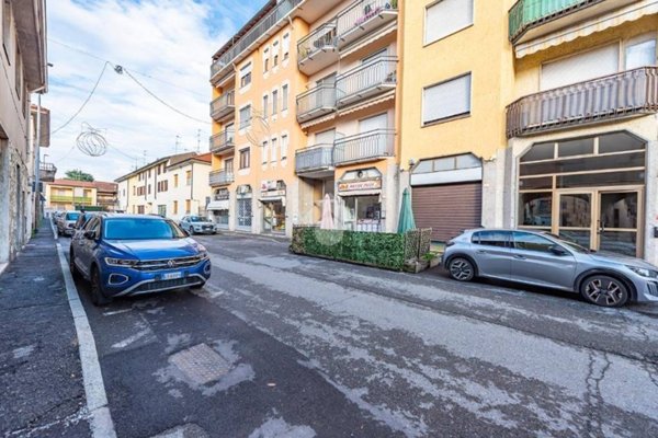 appartamento in affitto a Lainate in zona Pagliera