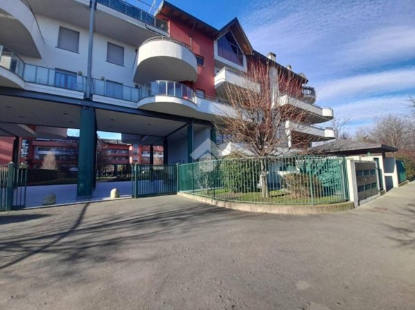 negozio in affitto a Legnano