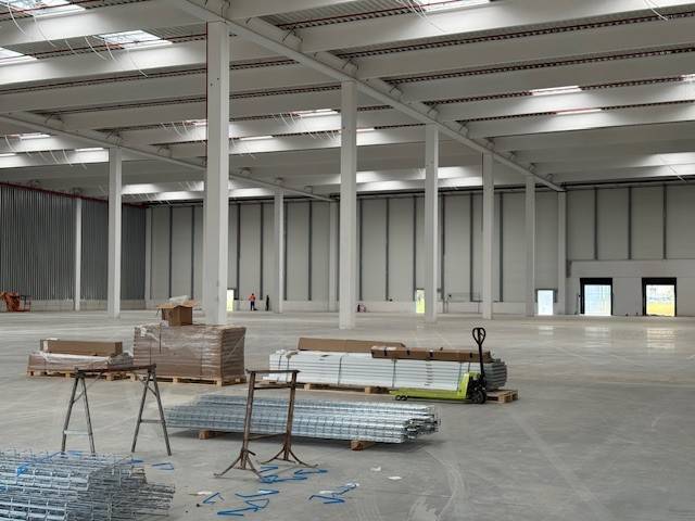 locale commerciale in affitto a Legnano