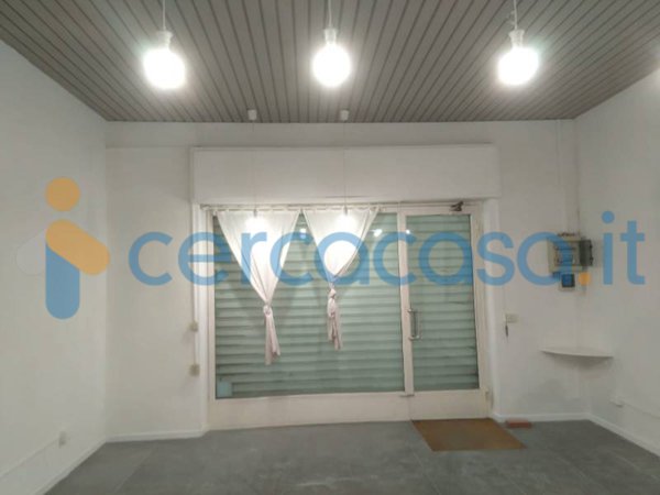 negozio in affitto a Legnano