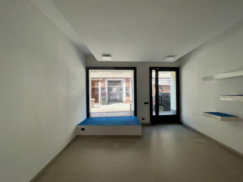 negozio in affitto a Legnano