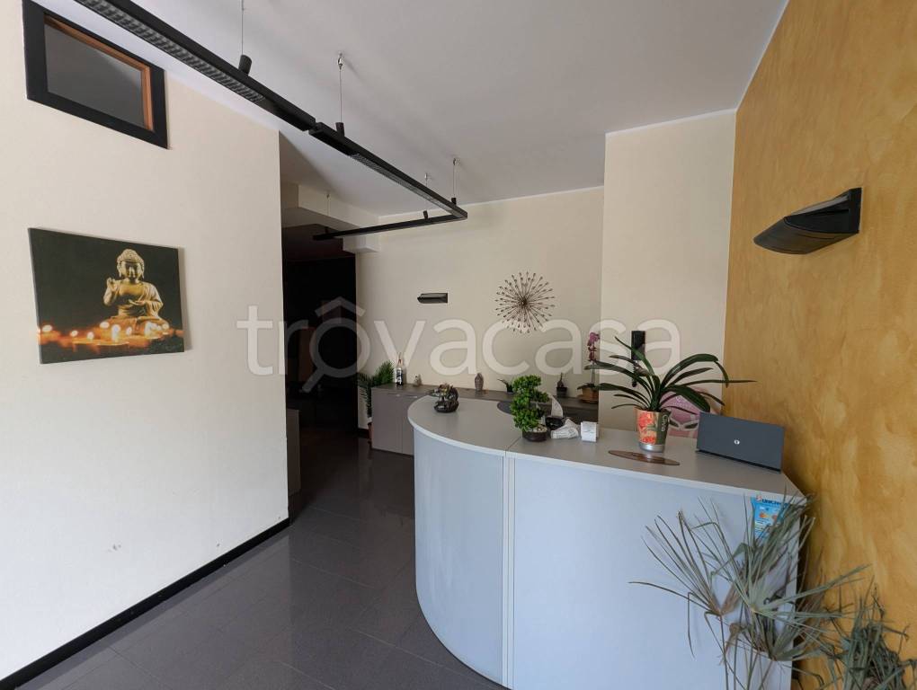 negozio in affitto a Legnano