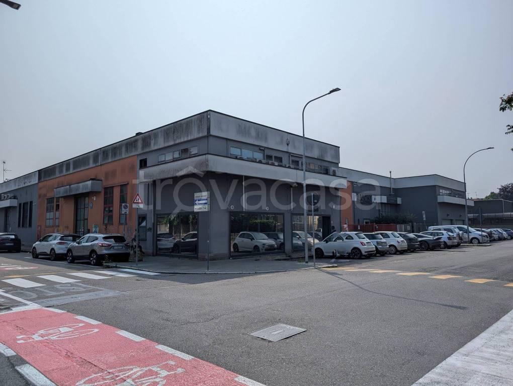 negozio in affitto a Legnano