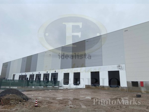 capannone in affitto a Legnano