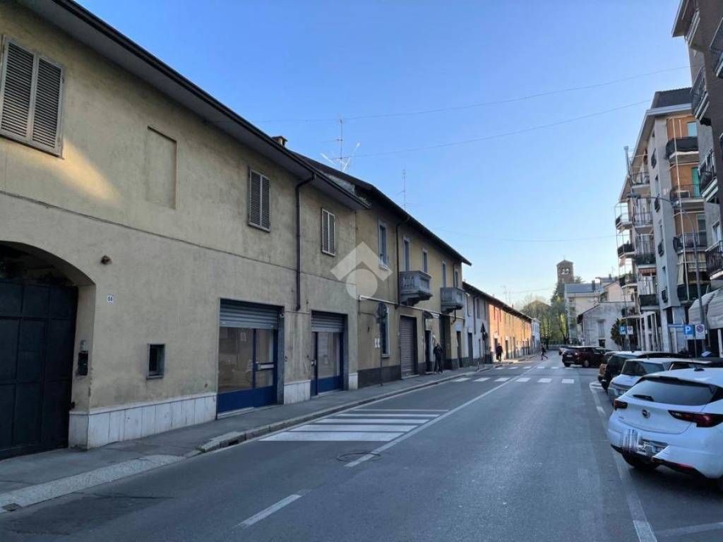 negozio in affitto a Legnano