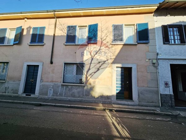 locale commerciale in affitto a Legnano