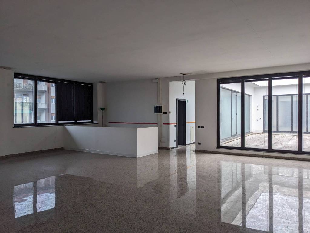 ufficio in affitto a Legnano